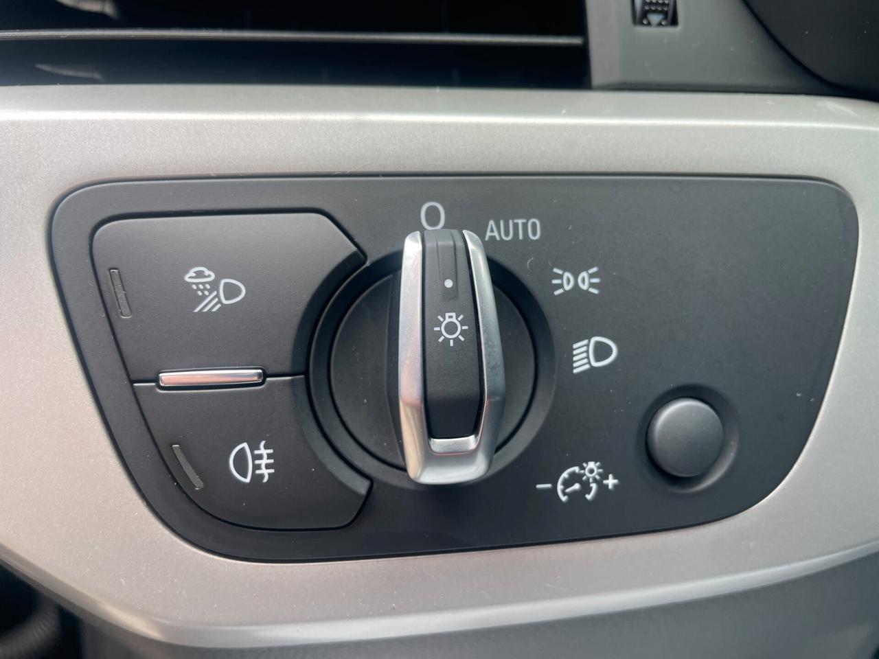 Audi A4 Avant 30 TDI/136 CV S tronic Business