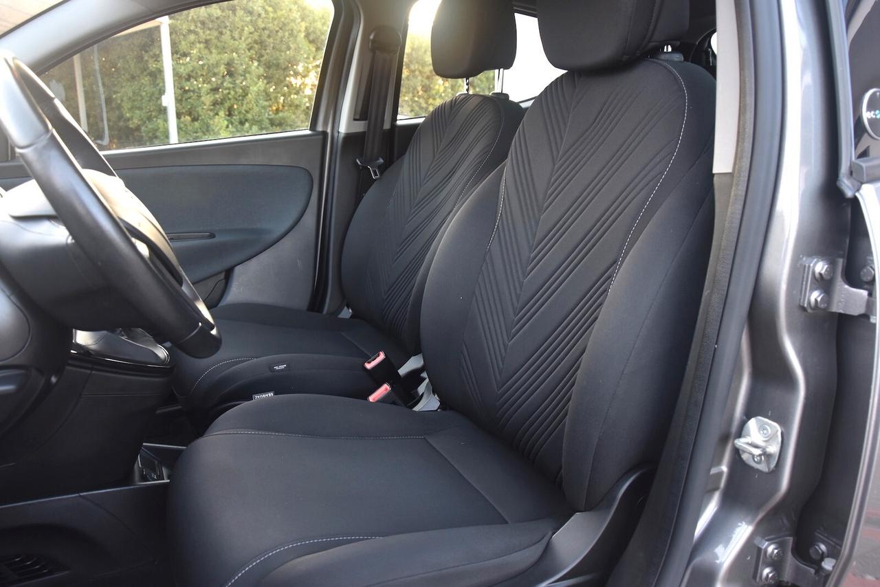 Lancia Ypsilon 1.0 Hybrid Gold