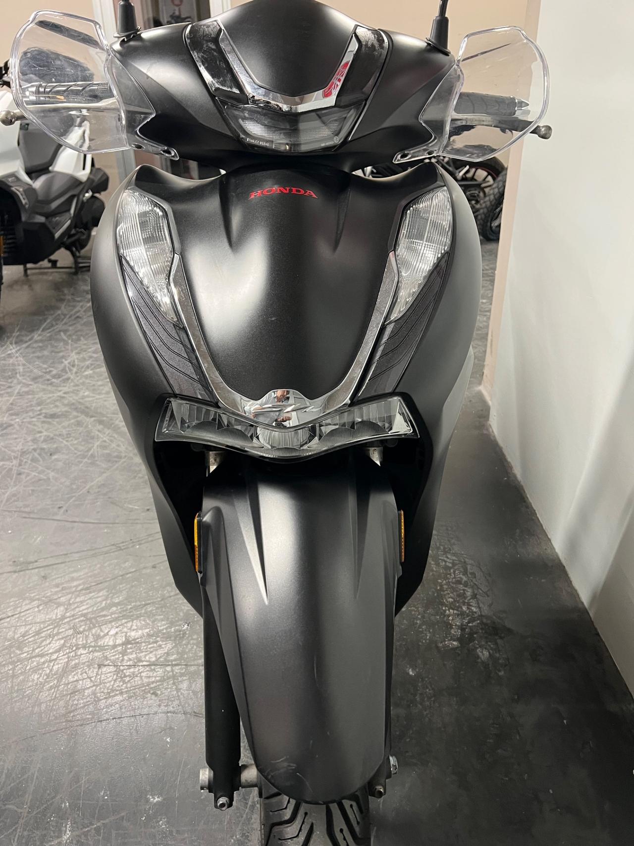 Honda SH 350 Sport