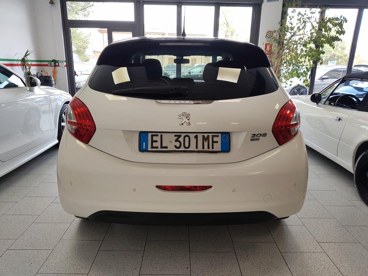 Peugeot 208 AUTOMATICA TETTO/NEOPATENTATI