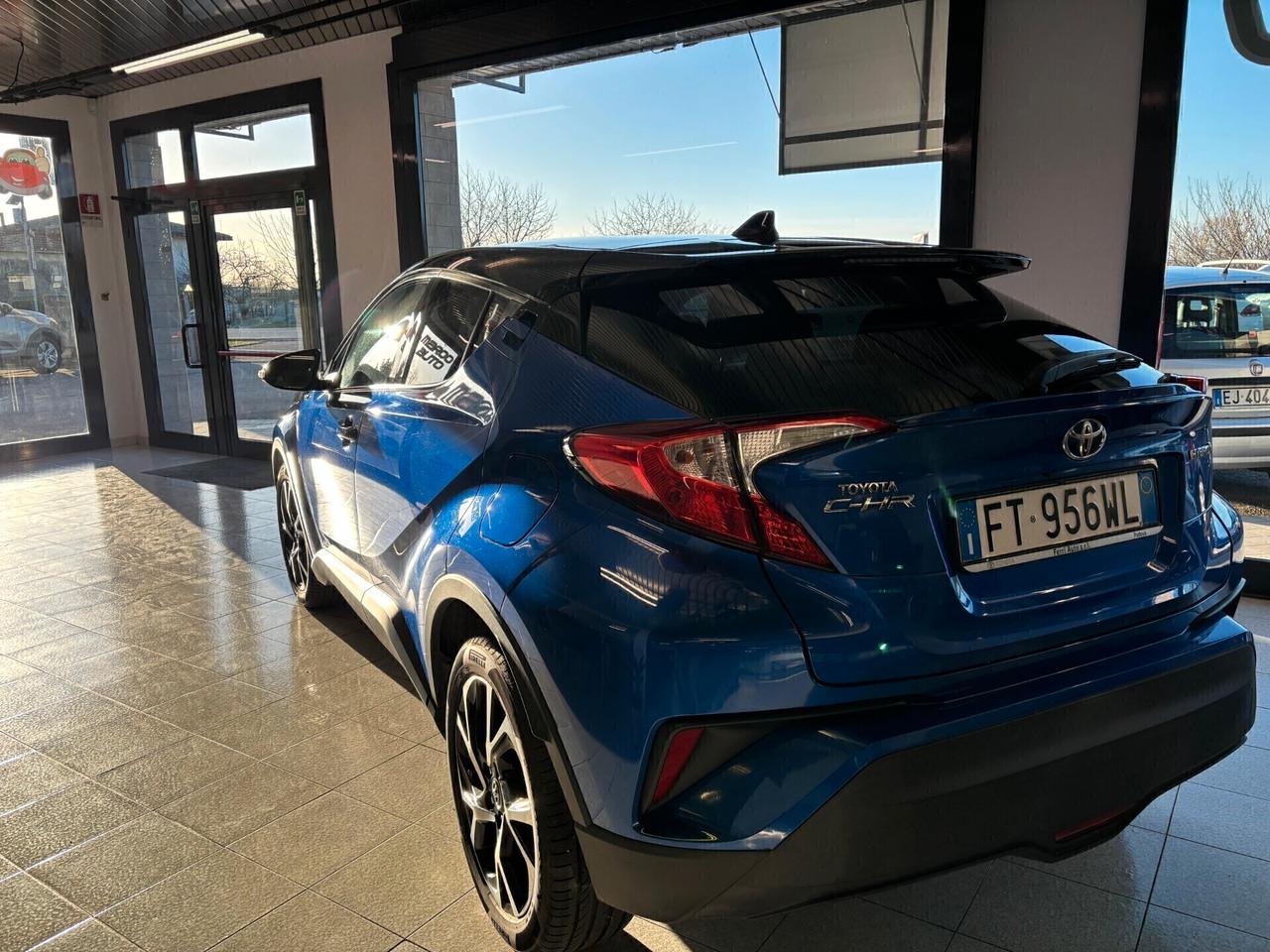 Toyota C-HR 1.8 Cambio Automatico Neopatentati