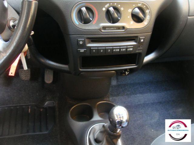 TOYOTA - Yaris - 16V 5 porte Expo Clima