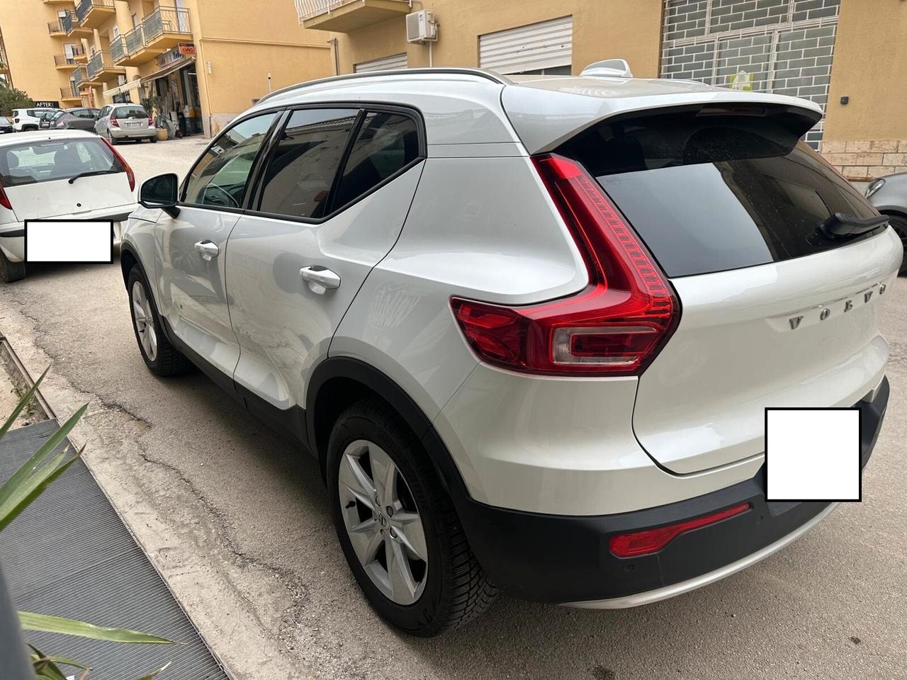 Volvo XC40 B4 2.0Mild Hybrid Core Full Opt. N1 gancio traino