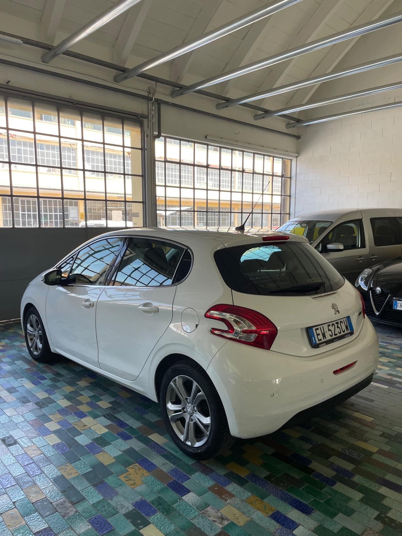 Peugeot 208 1.2 VTi 82 CV 5 porte Allure
