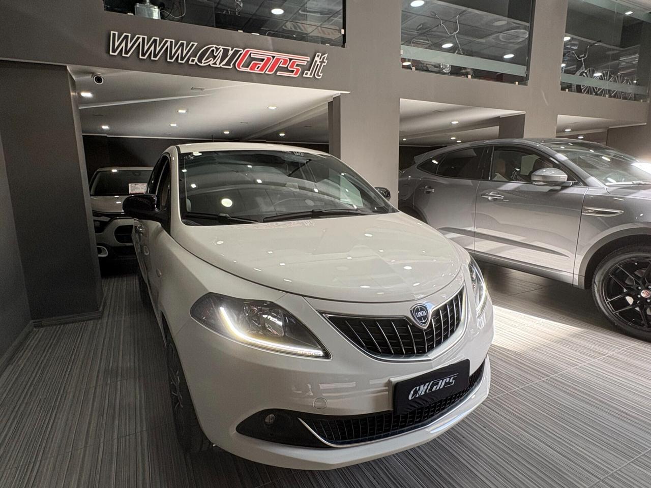 Lancia Ypsilon 1.0 Hybrid 70cv Platino ITALIANA FULL