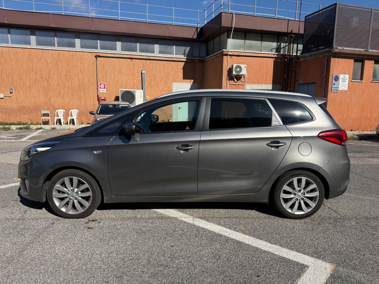 Kia Carens 1.7 CRDi 115 CV Business Class