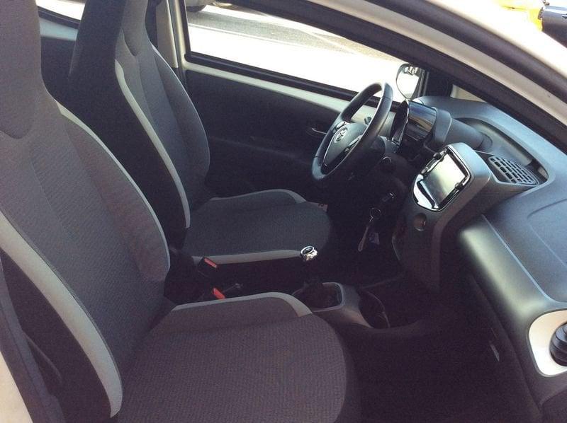 Toyota Aygo Aygo Connect 1.0 VVT-i 72 CV 5 porte x-play