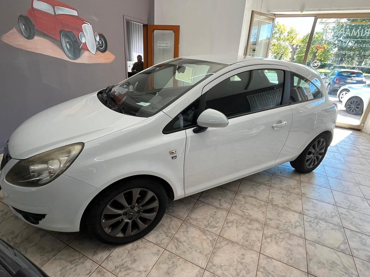 Opel Corsa 1.2 80CV 3 porte GPL-TECH Club