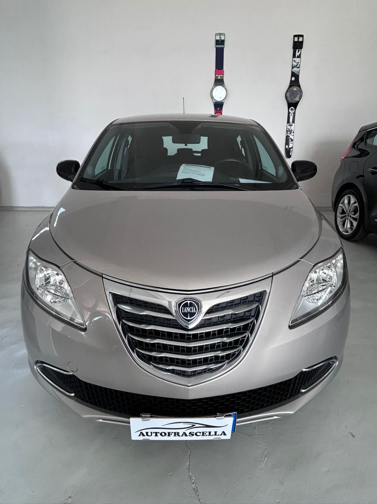 Lancia Ypsilon 1.2 69 CV 5 porte S&S Silver