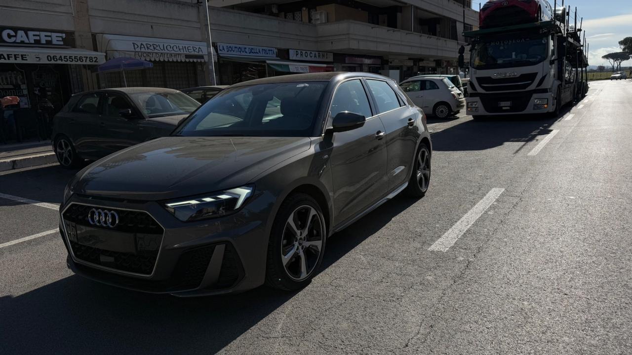 Audi A1 SPB 30 TFSI S tronic Identity Black led navi car play cockpit pdc cerchi 17 clima automatico