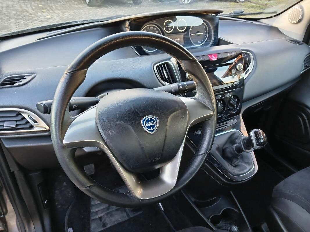 Lancia Ypsilon 1.2 8v Platinum 69cv