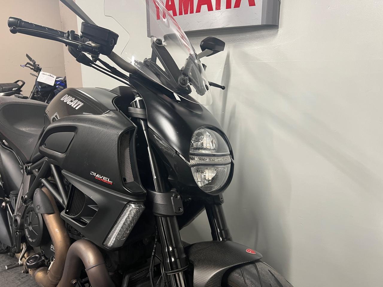 Ducati Diavel 1200 CARBON
