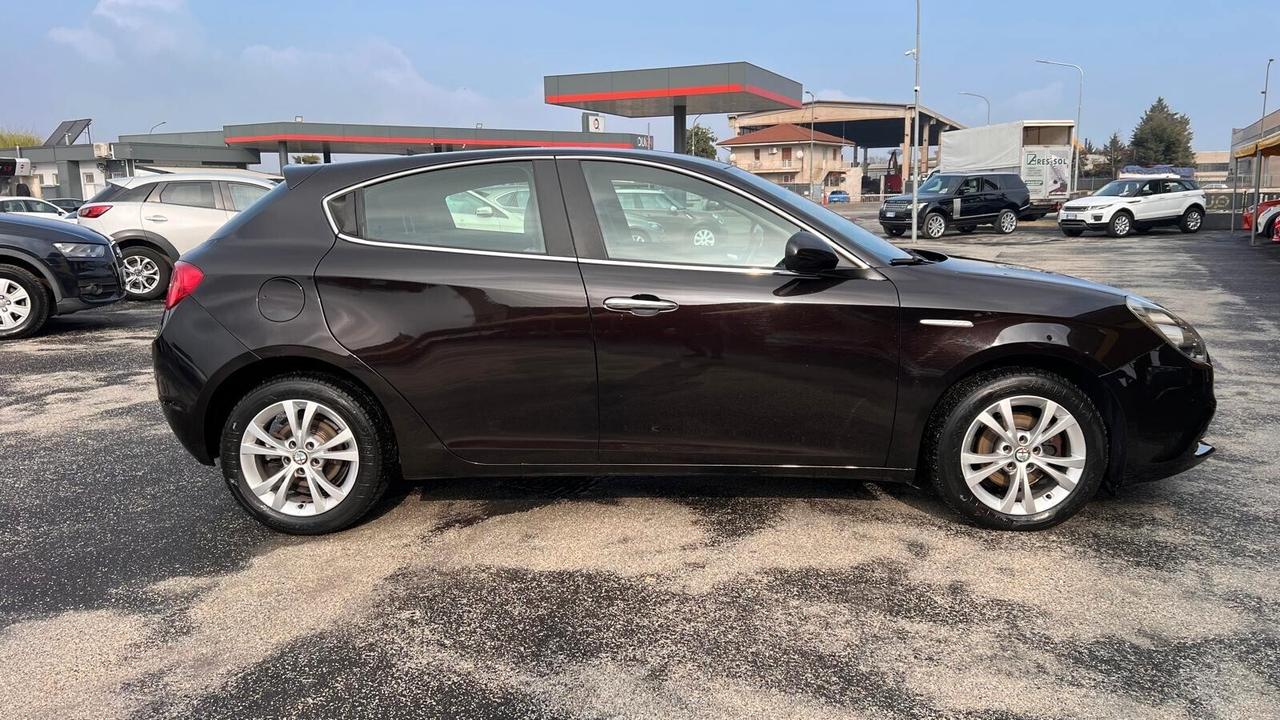 Alfa Romeo Giulietta 1.6 JTDm-2 105 CV Distinctive