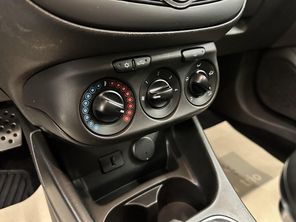 Opel Corsa 5 Porte 1.4 b-Color