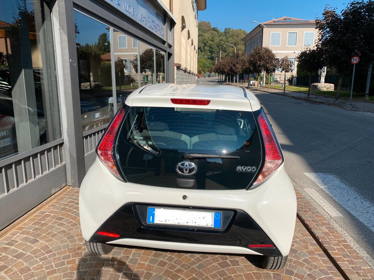 Toyota Aygo 1.0 VVT-i 69 CV 5 porte x-clusiv