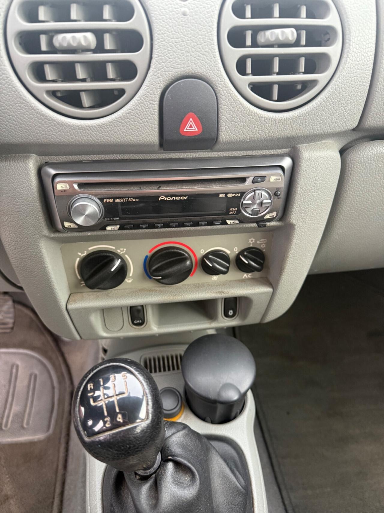Renault Kangoo 1.6 16V 5p. BenzMetano Luxe