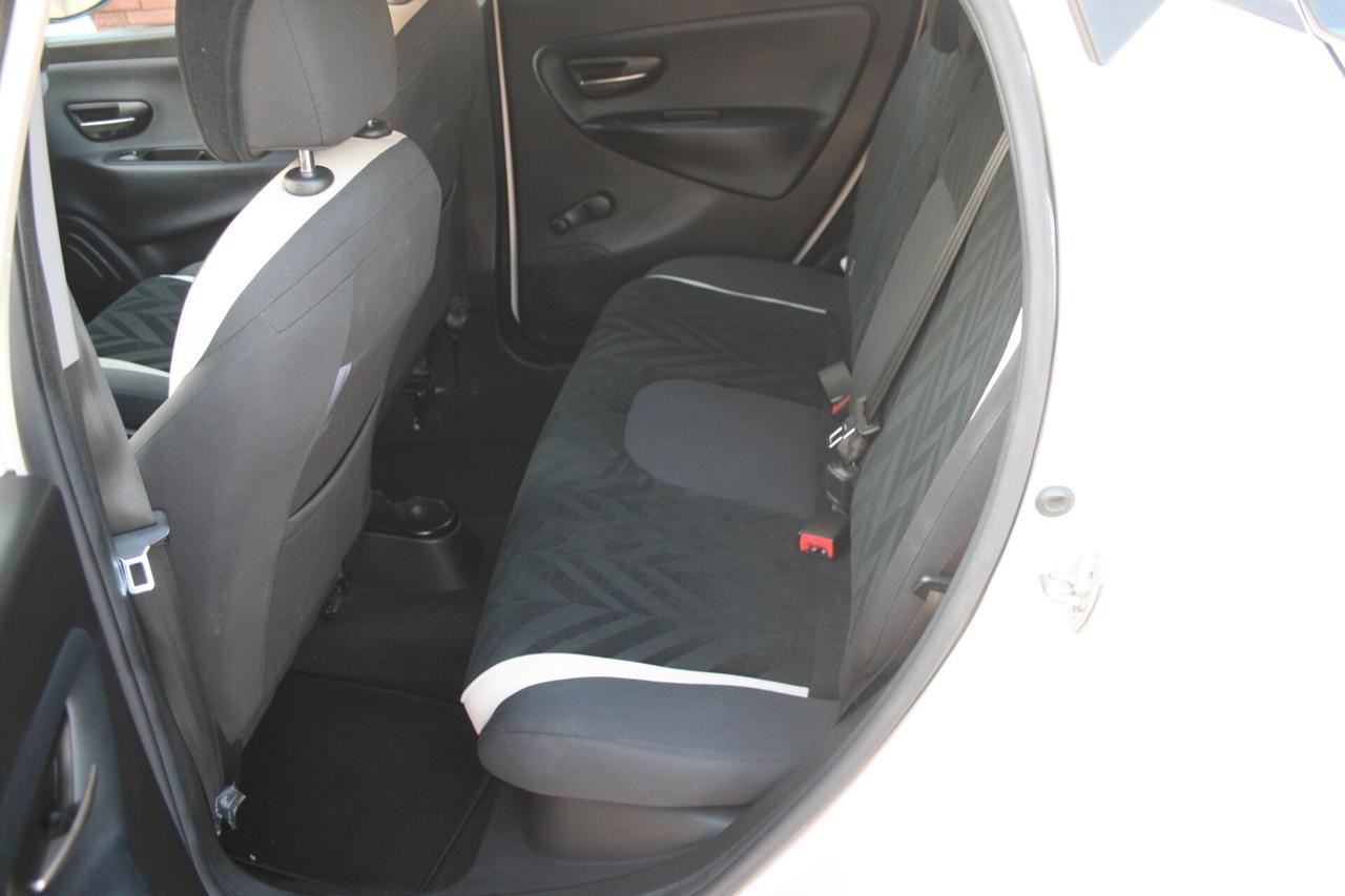 Lancia Ypsilon 1.2 69 CV 5 porte Openinig Edition