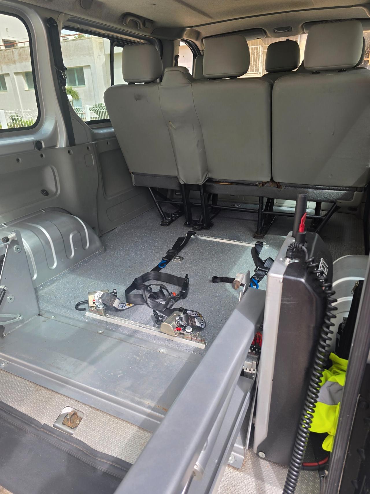 Nissan Primastar – SollevatoreIdraulico per Persone in Carrozzina
