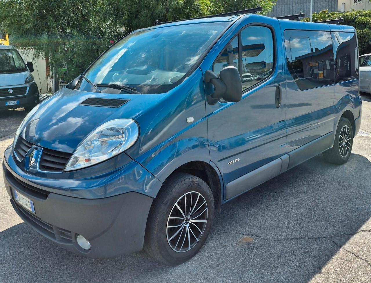 Renault Trafic T27 2.5 dCi/150 PC-TN Passenger Black Edition DPF