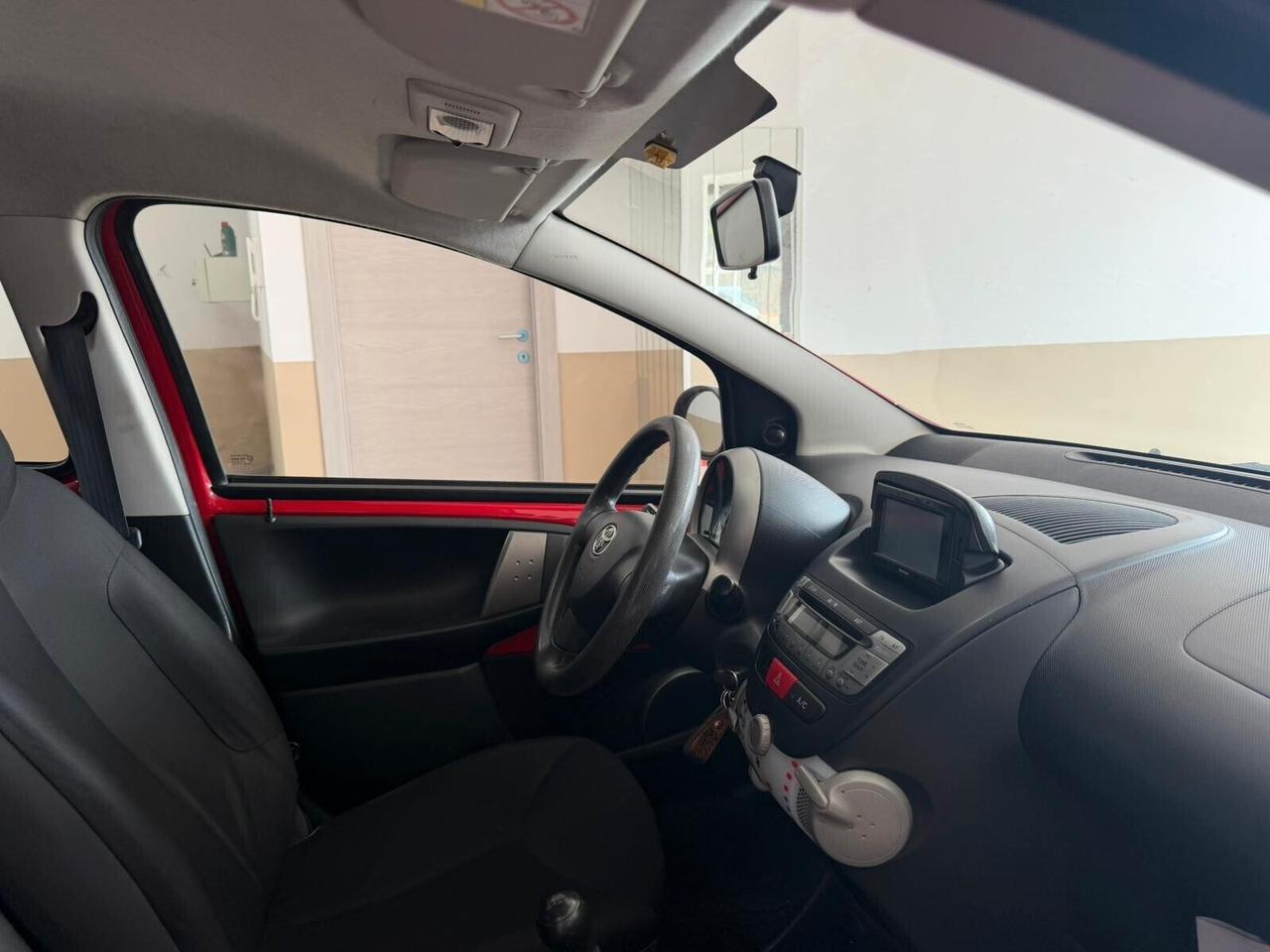 Toyota Aygo 1.0 VVT-i 69 CV 5 porte x-cool MMT