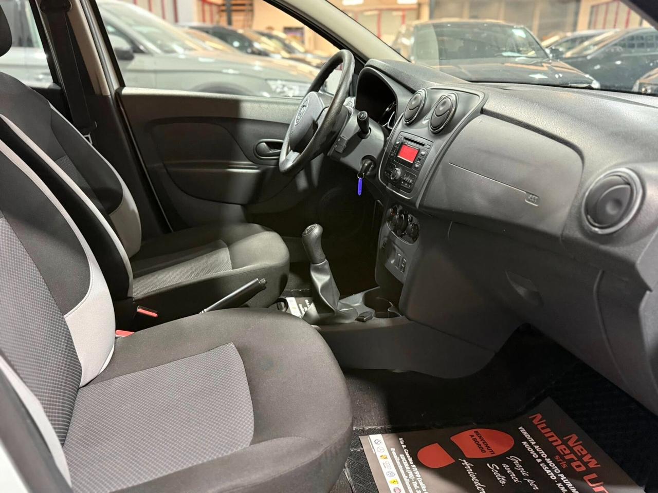 Dacia Sandero 1.2 benzina 75CV Serie Speciale Laureate Family