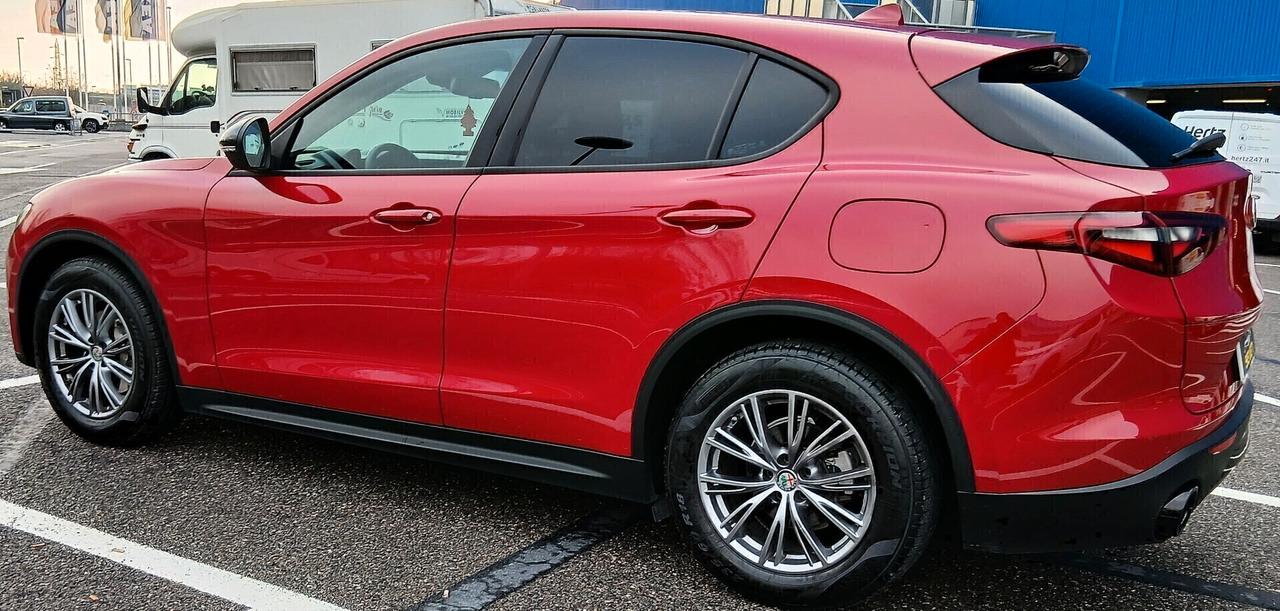 Alfa Romeo Stelvio 2.2 Turbodiesel 160 CV AT8 RWD Business