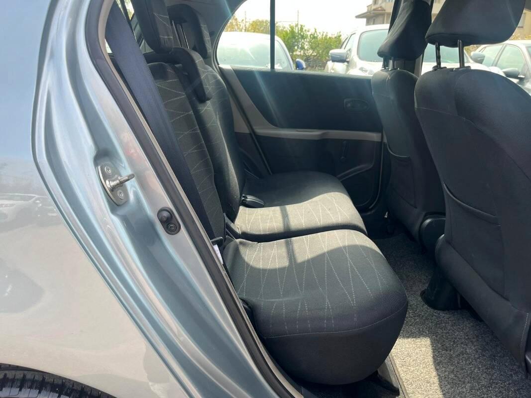 Toyota Yaris 1.0 Sol 5p
