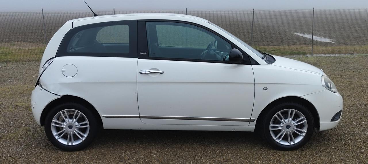 Lancia Ypsilon 1.2 69 CV 5 porte GPL Ecochic Platinum