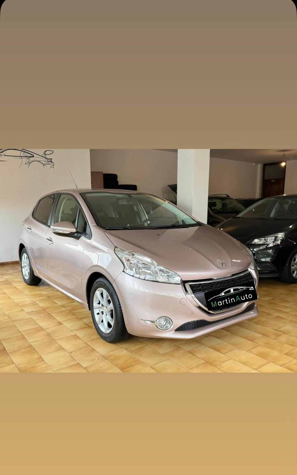 Peugeot 208 1.2 benz 82CV - Garanzia 12 Mesi
