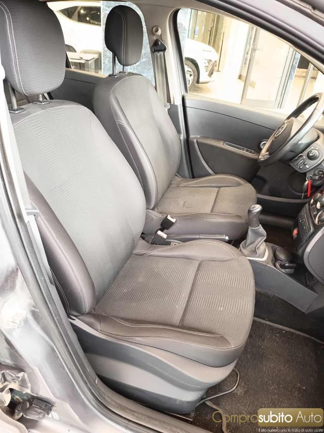 RENAULT Clio 1.2 16V 5 porte GPL