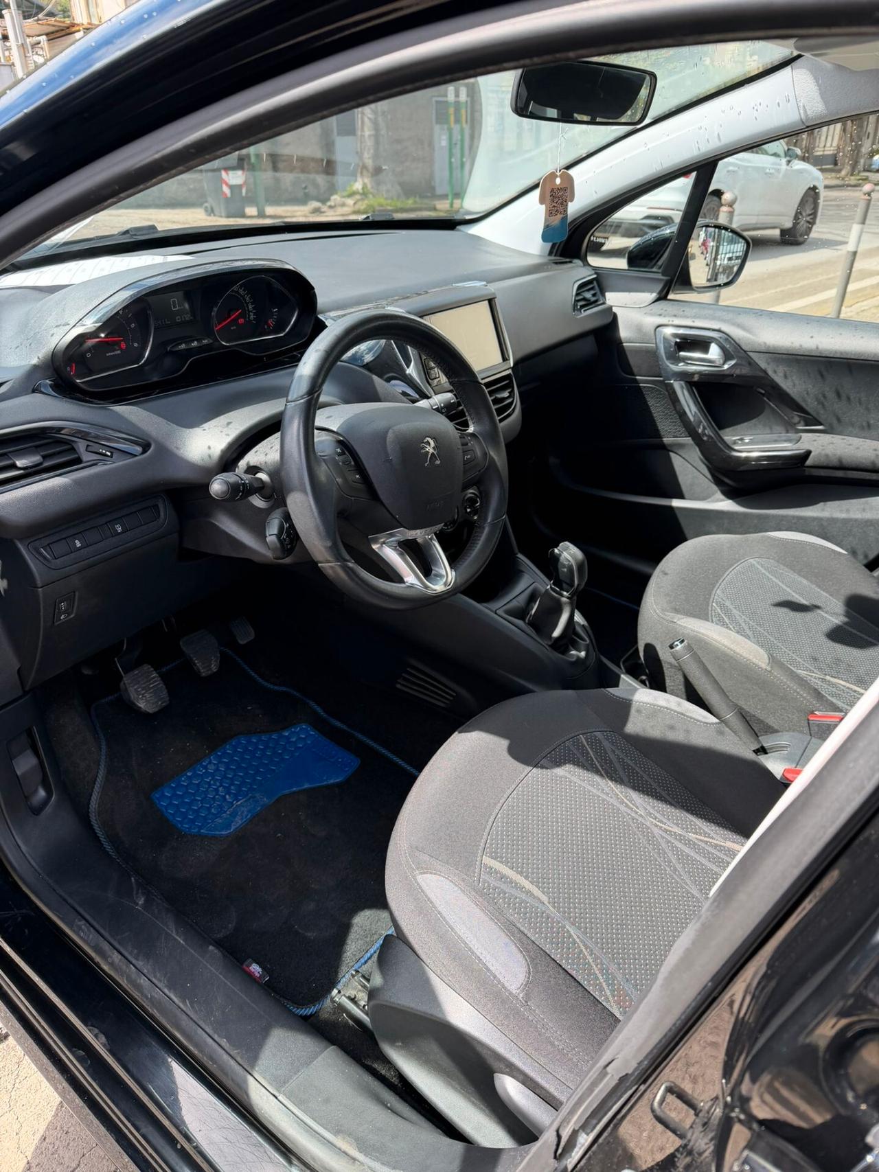 Peugeot 208 1.4 HDi 68 CV 5 porte Allure