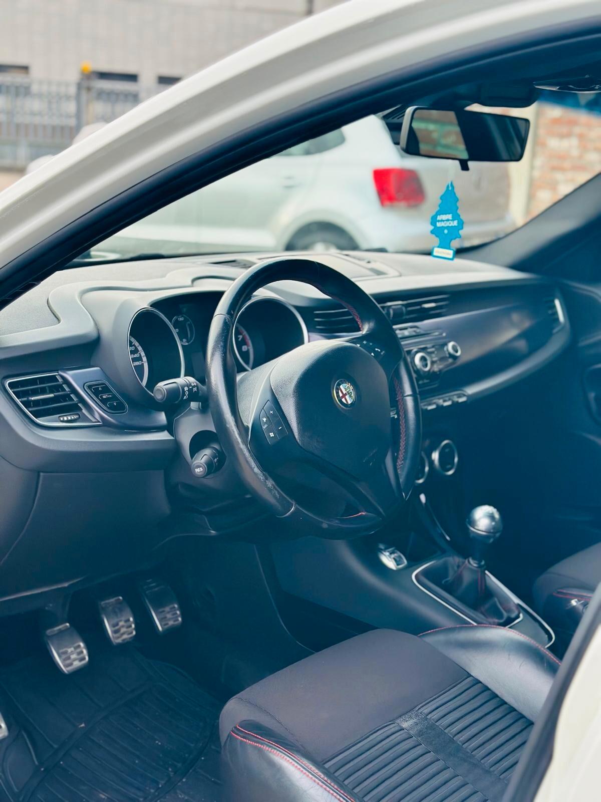 Alfa Romeo Giulietta 1750 TBi Quadrifoglio Verde