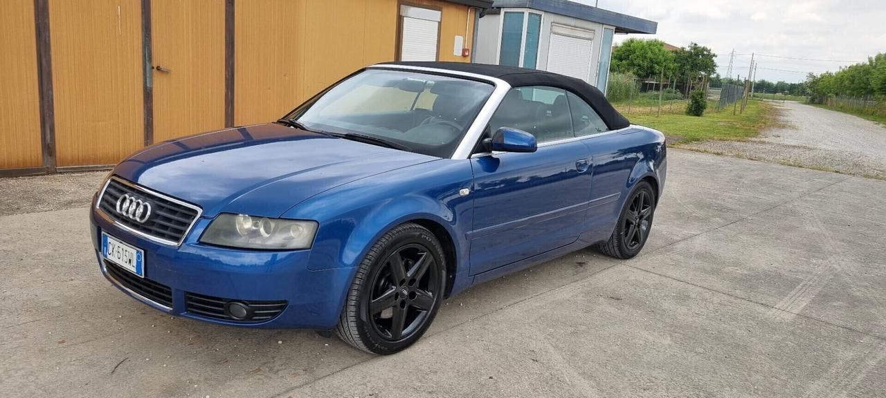 Audi A4 Cabriolet 2.4 V6 30V cat