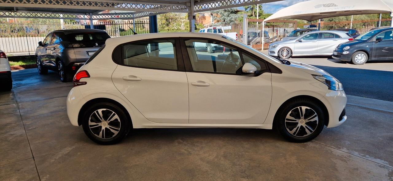 Peugeot 208 PureTech 82cv 5 porte Allure