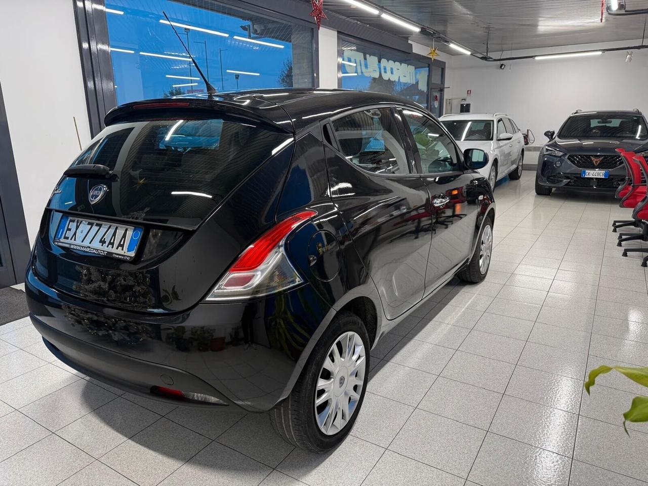 Lancia Ypsilon 1.2 benzina Neopatentati