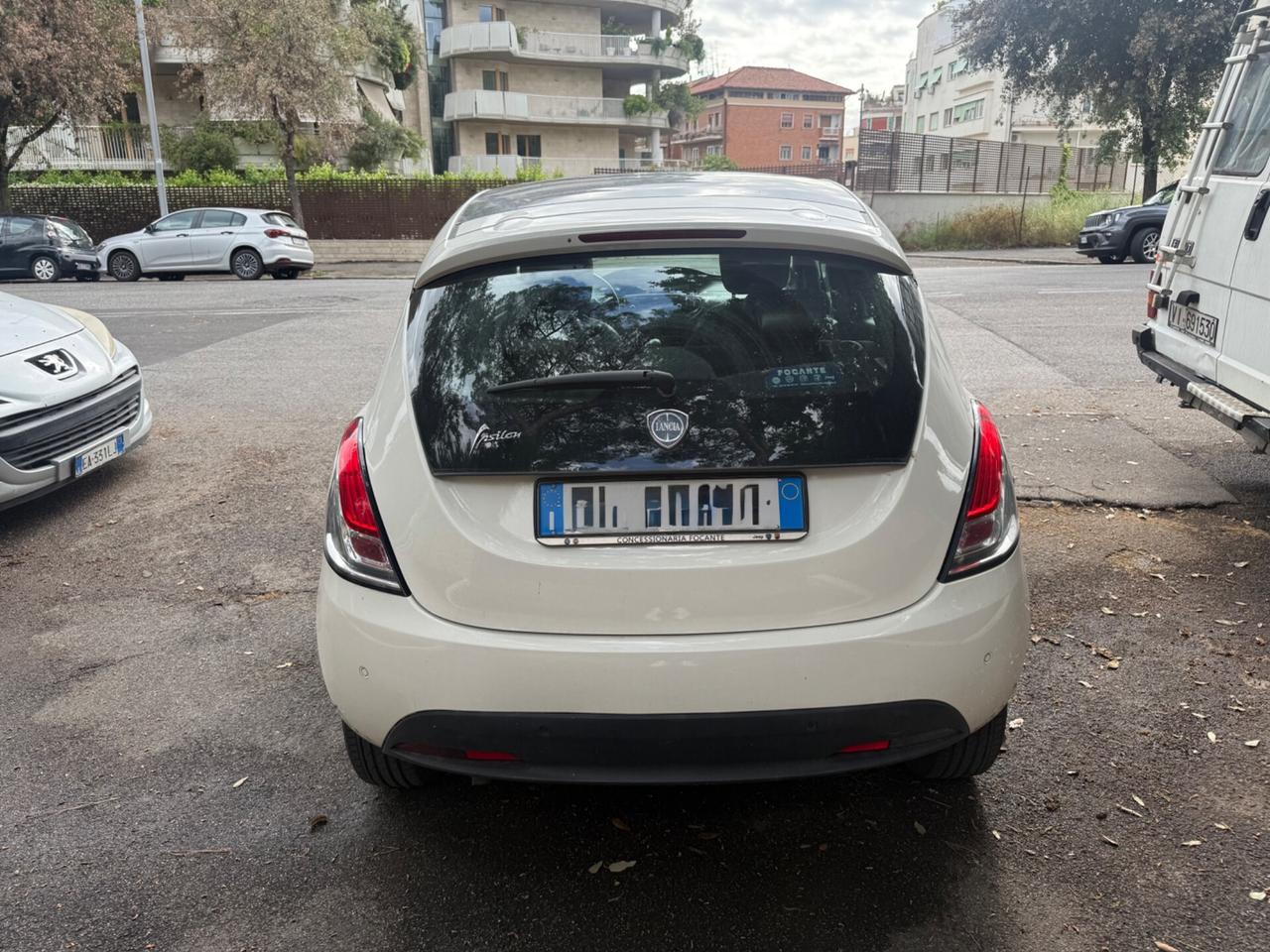Lancia Ypsilon 0.9 TwinAir 85 CV 5 porte S&S DFN Platinum
