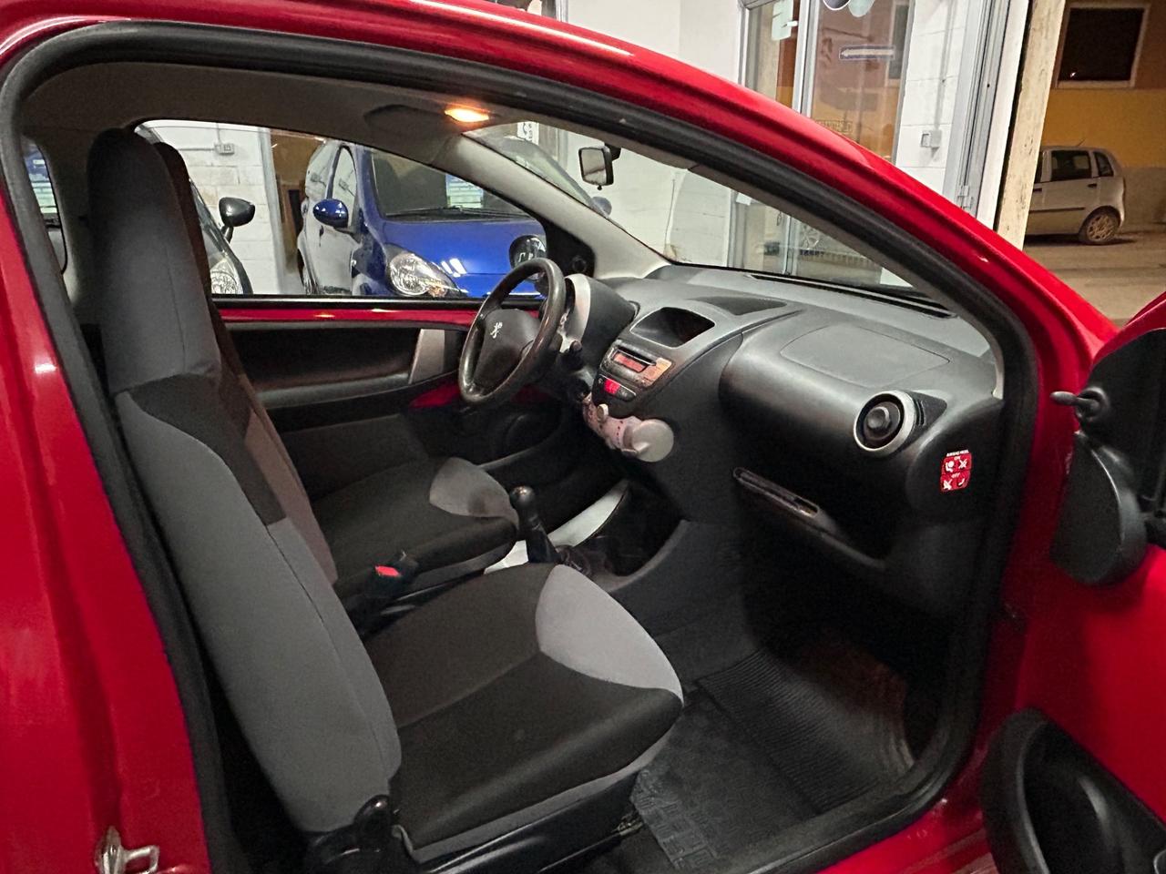 Peugeot 107 1.0 Benz Servosterzo A/C