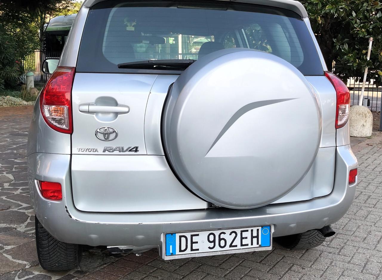 Toyota RAV 4 2.2 D-4D 136 CV Luxury