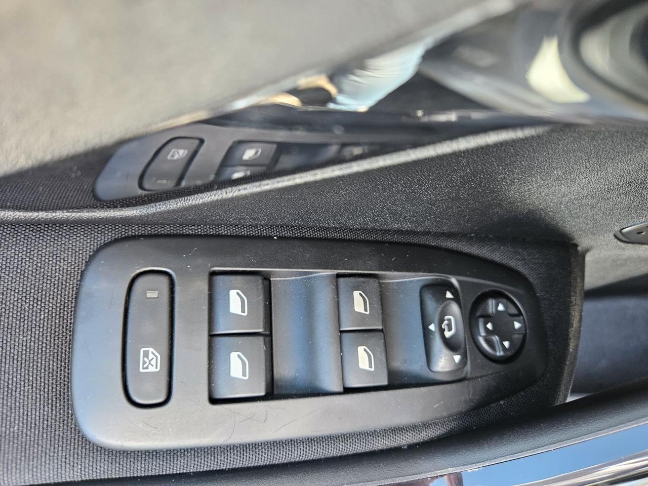 Peugeot 208 PureTech 82 5 porte Allure GPL