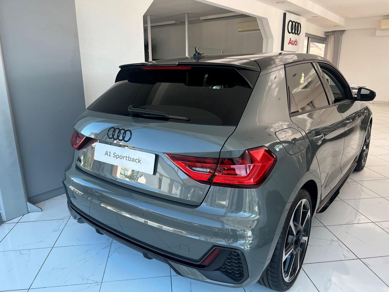 AUDI A1 II 2019 Sportback A1 Sportback 30 1.0 tfsi Identity Black 116cv