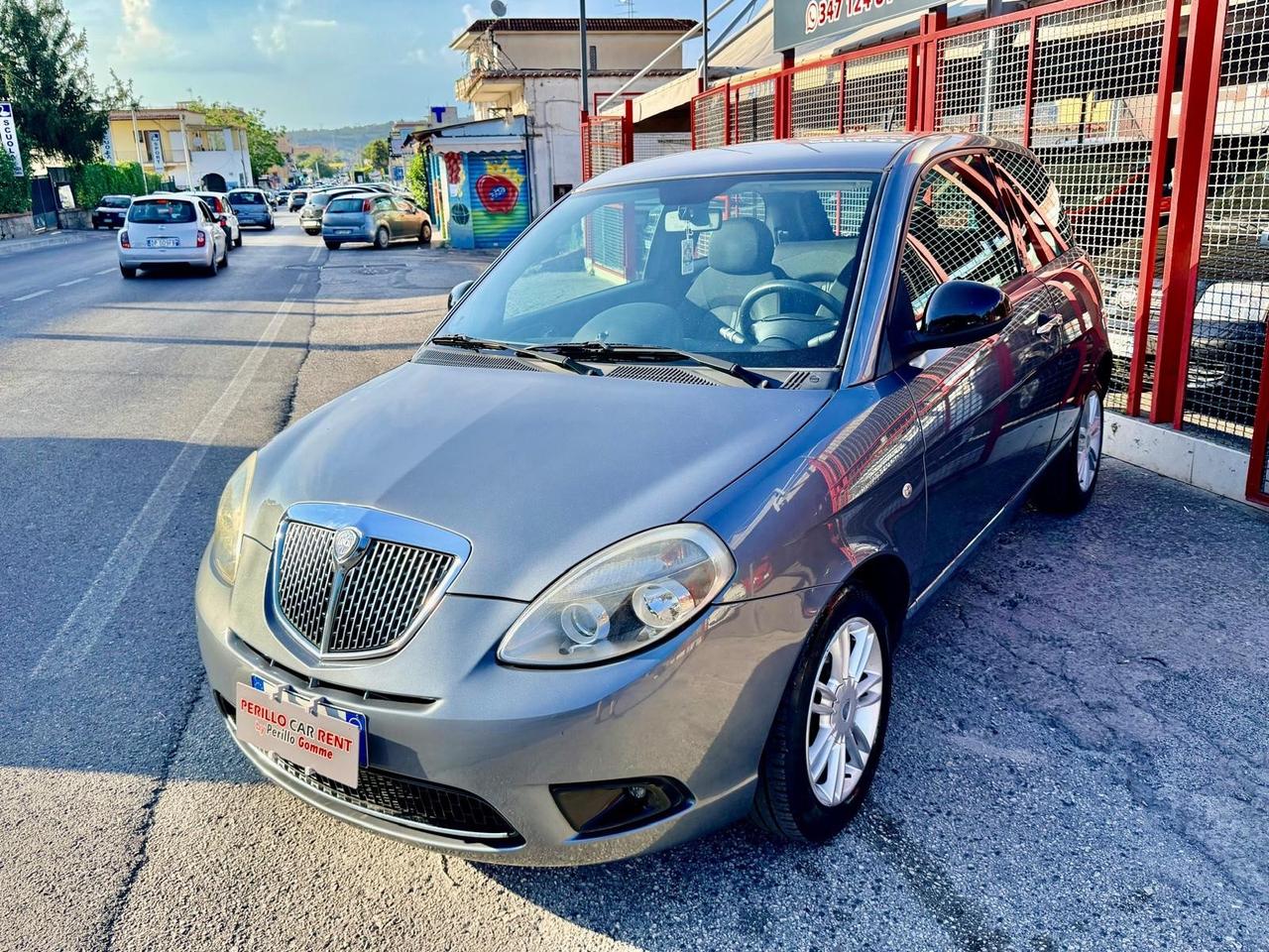 Lancia Ypsilon 1.2 69 CV Unyca 11/2011