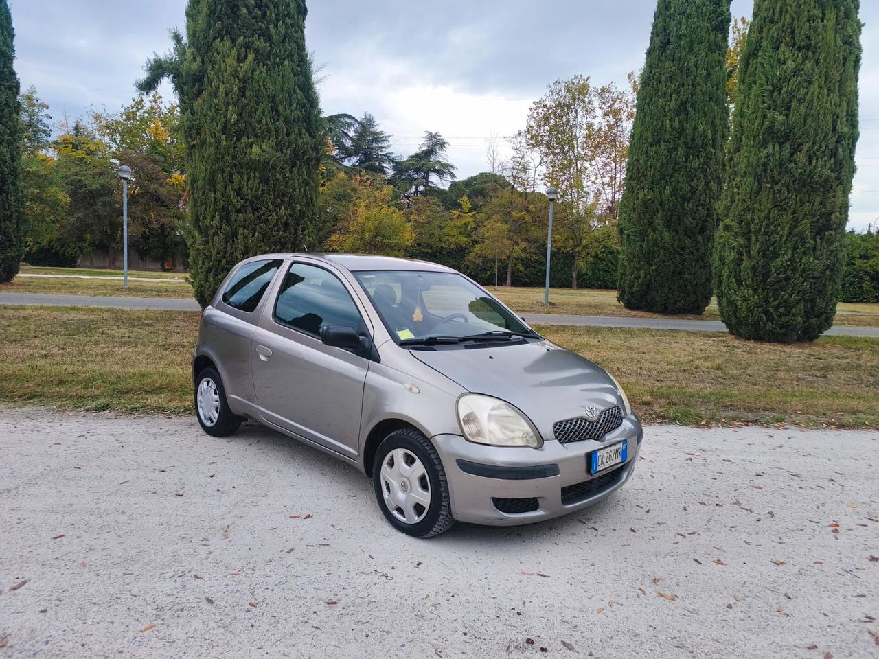 Toyota Yaris 1.0i 16V cat 3 porte Sol