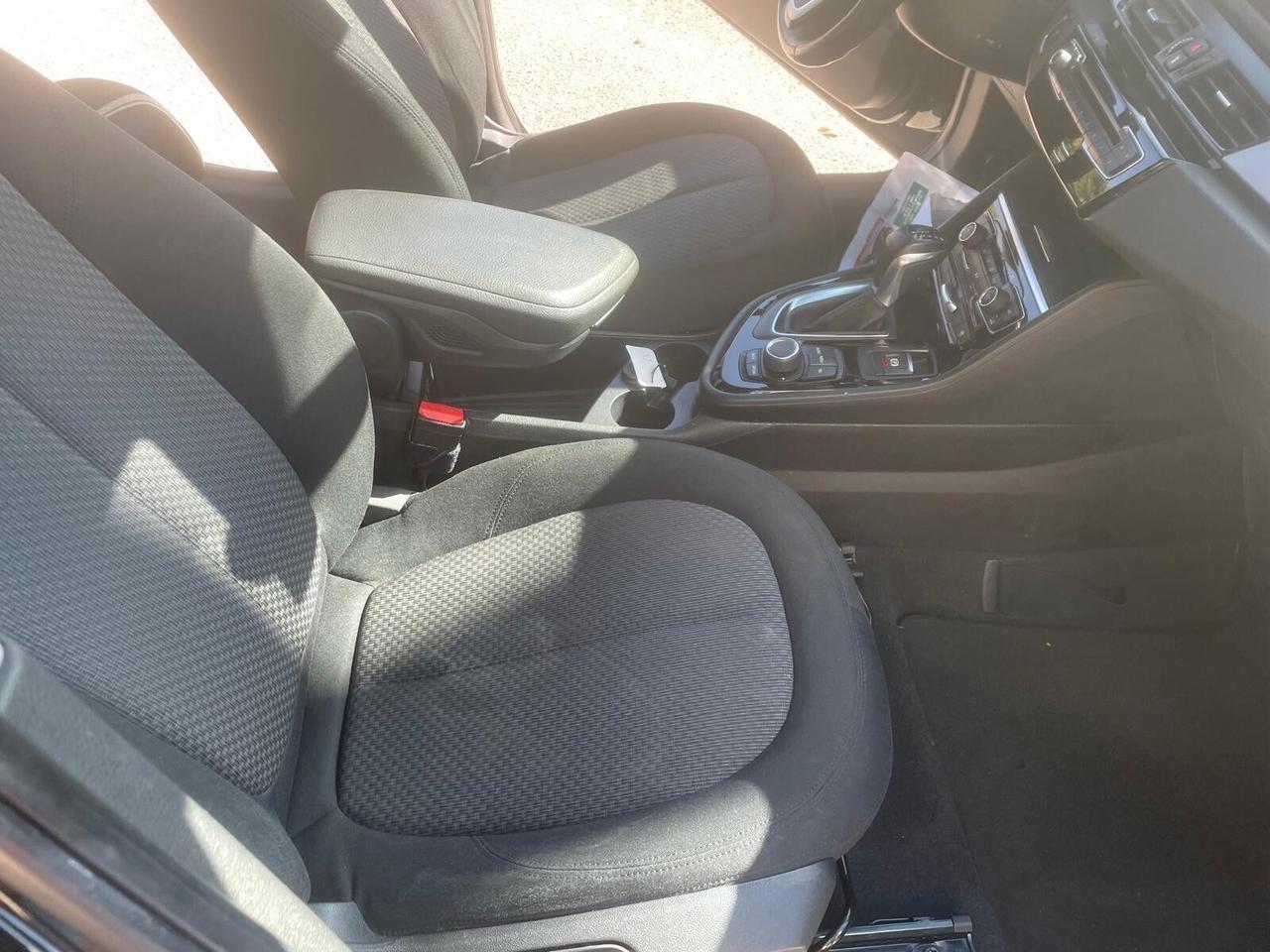 Bmw 2er Active Tourer 218d Luxury AUTOM.