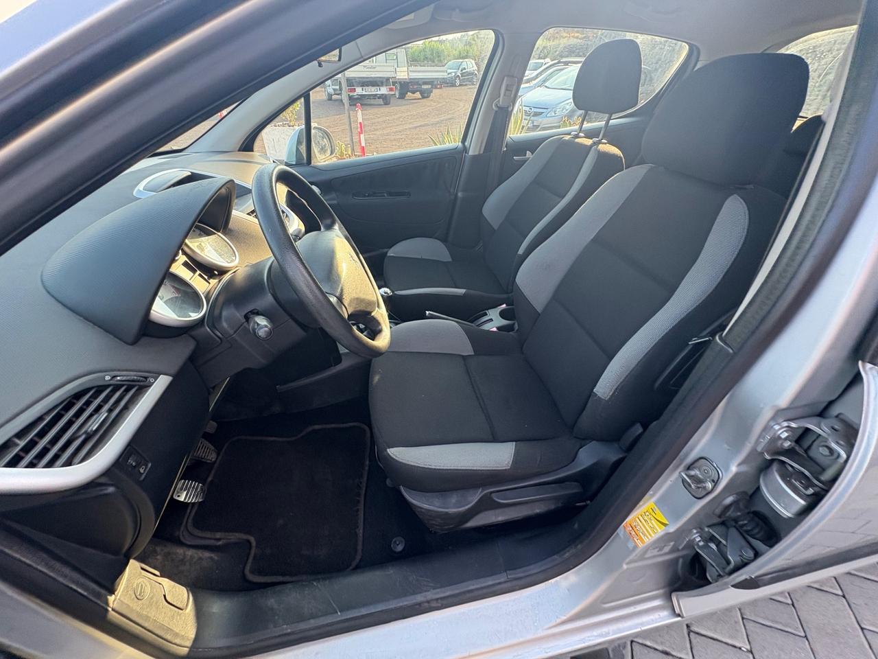 Peugeot 207 1.4 8V 75CV 5p. X Line