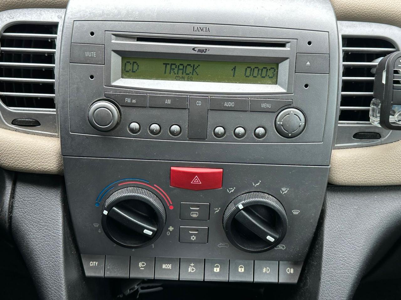 Lancia Ypsilon 1.4 Platino