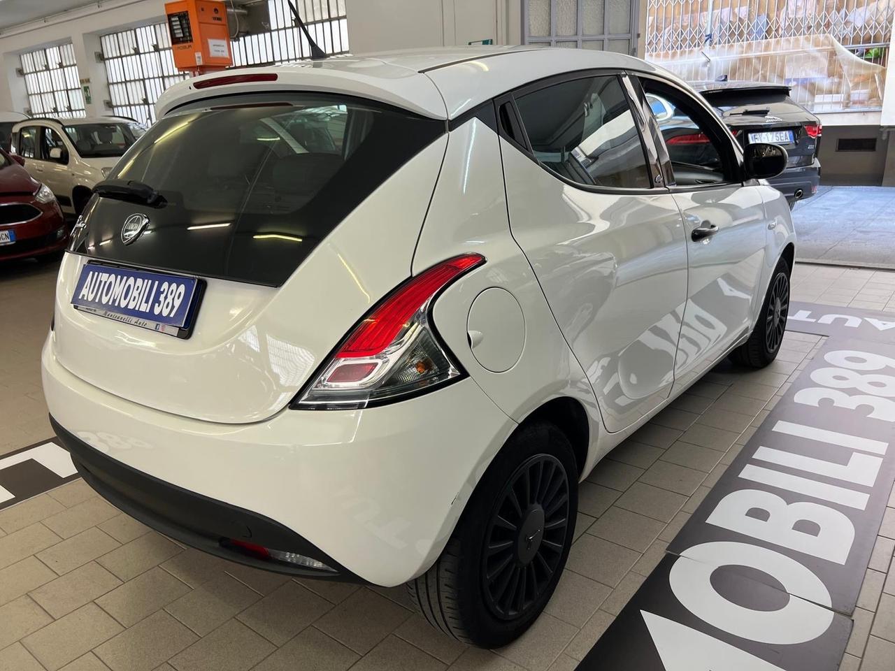 Lancia Ypsilon 1.2 69 CV 5 porte GPL Ecochic Gold