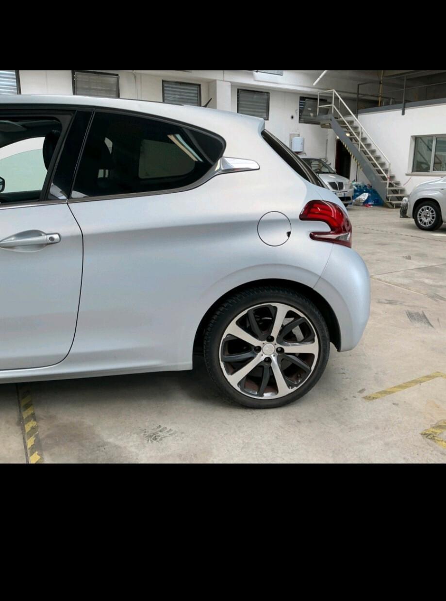 Peugeot 208 1.6 e-HDi 115 CV Stop&Start 3 porte 2013 2013 XY