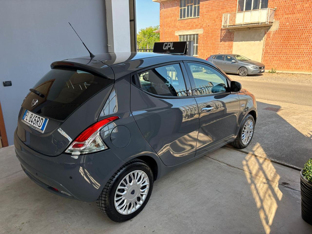 Lancia Ypsilon 1.2 69 CV 5 porte GPL Ecochic Silver
