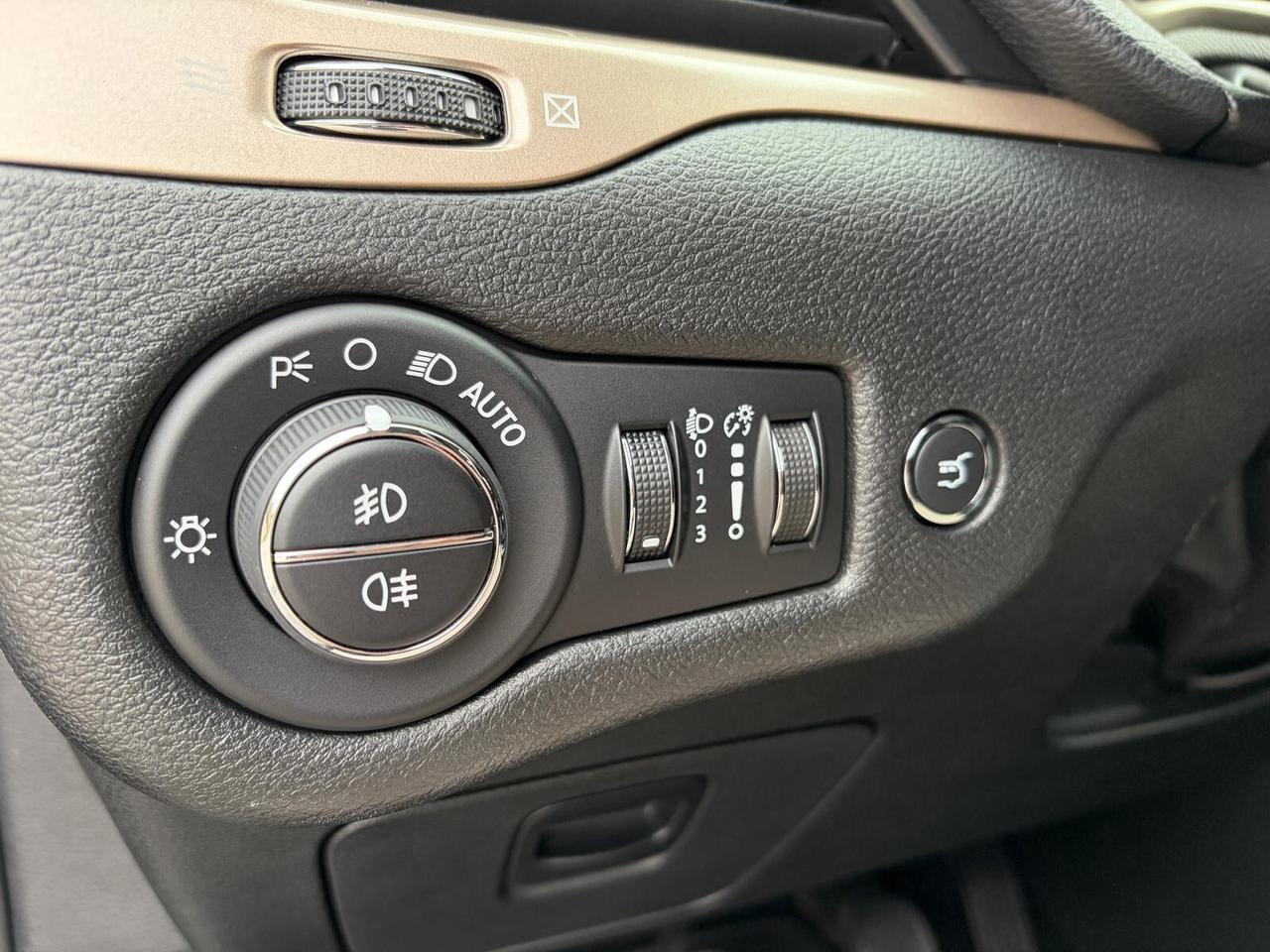 Jeep Cherokee 2.0 Mjt II 140cv Longitude