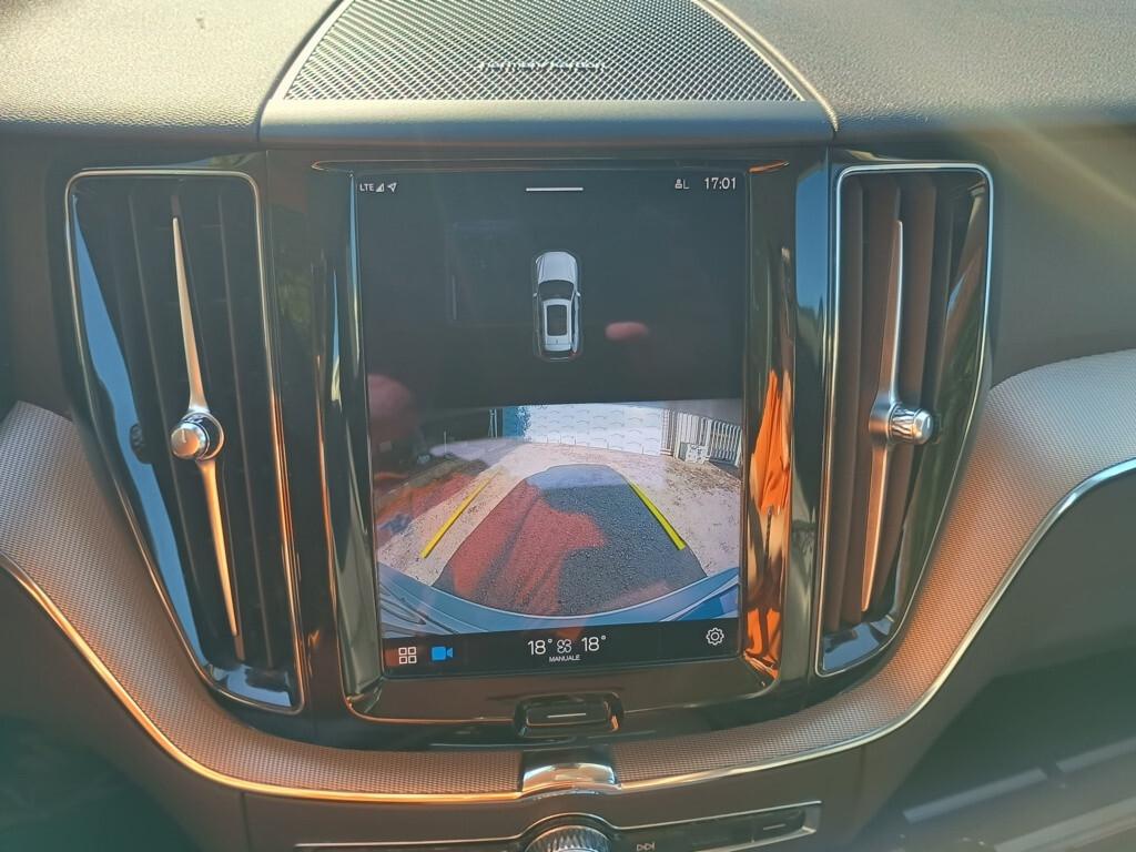 Volvo XC 60 B4 (d) AWD automatica Plus Bright